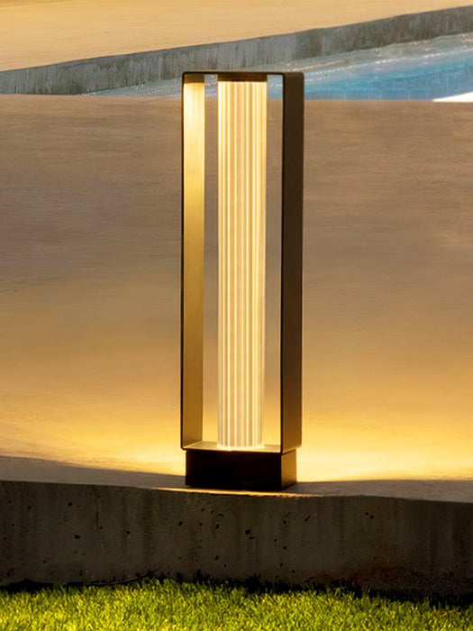 Frame Outdoor Post Lamp.