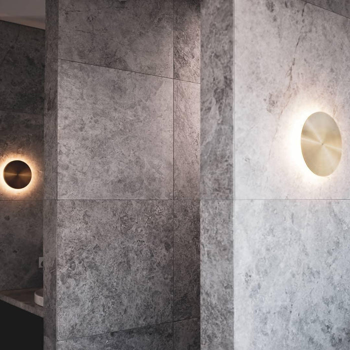 Gossa Wall Lamp.