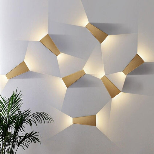Sharp Funnel Wall Lamp-DWHOME