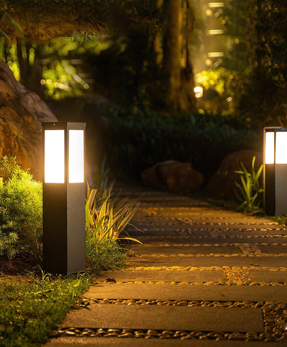 Kuzco Bollard Solar Outdoor Light-DWHOME