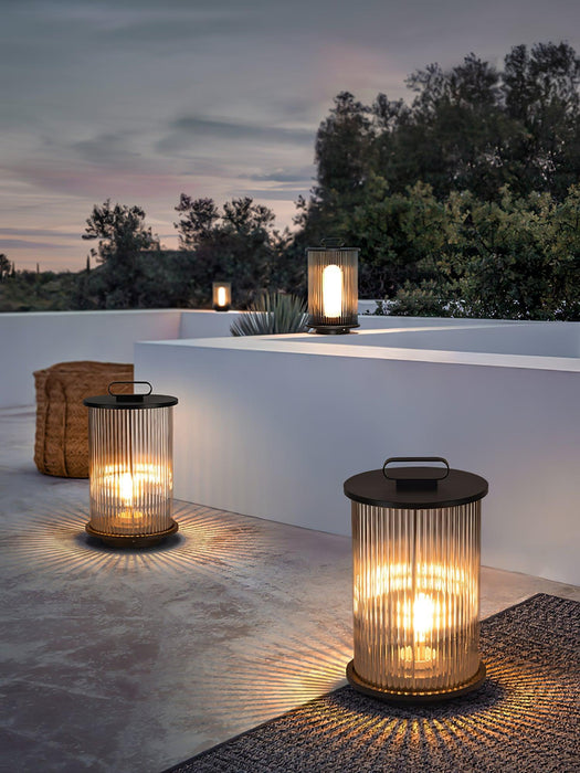 Lantern Garden Outdoor Light-DWHOME