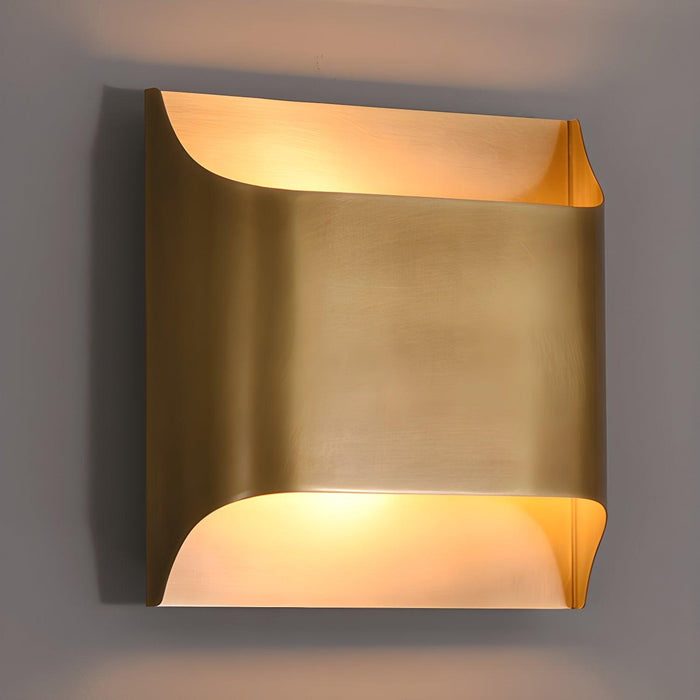 Leclerc Brass Wall Lamp-DWHOME