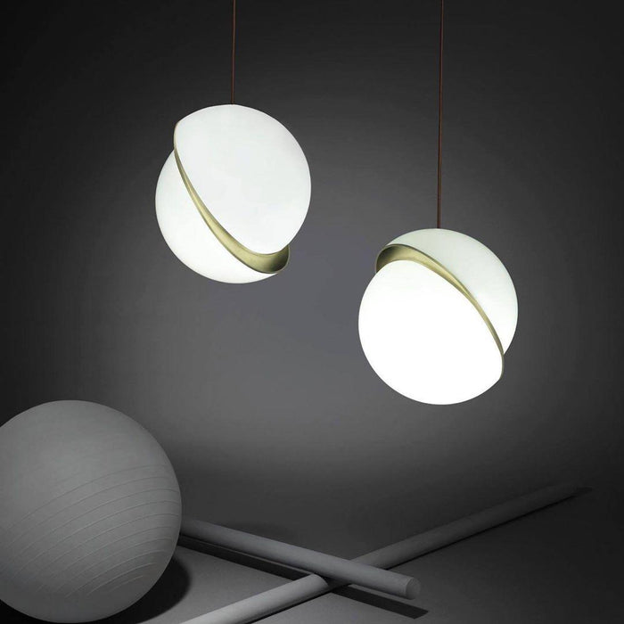 Crescent Pendant Lamp - Vakkerlight