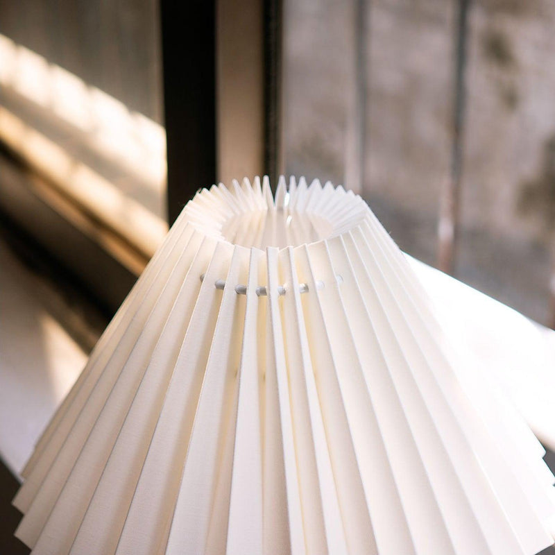 Leo Table lamp-DWHOME