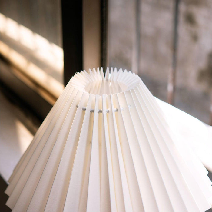 Leo Table lamp-DWHOME
