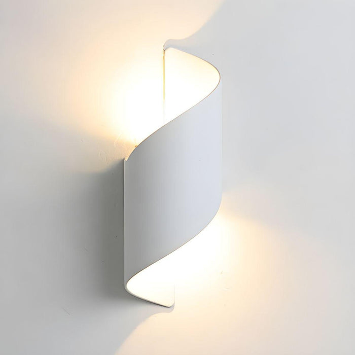 Lila Wall Lamp - DWHOME