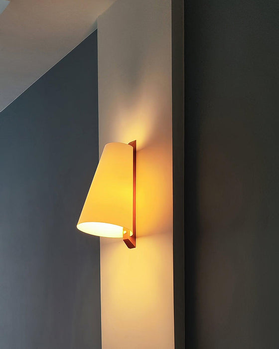 Lupe Wall Lamp.