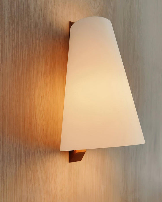 Lupe Wall Lamp.