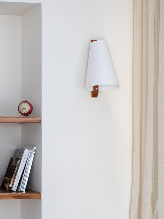 Lupe Wall Lamp.