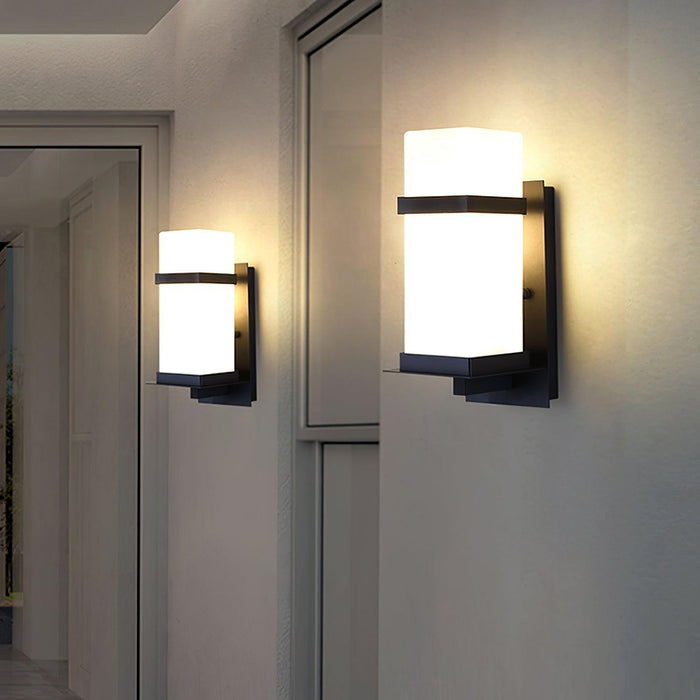 Mcdade Outdoor Wall Light-DWHOME