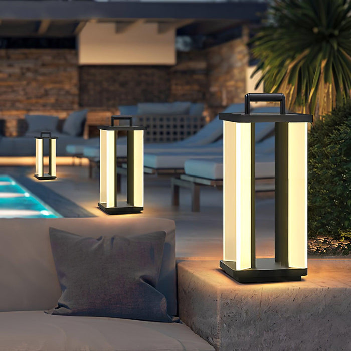 Metroluxe Outdoor Light - DWHOME