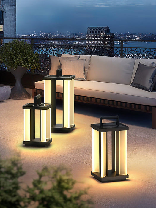 Metroluxe Outdoor Light - DWHOME