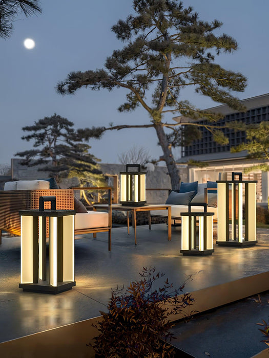 Metroluxe Outdoor Light - DWHOME