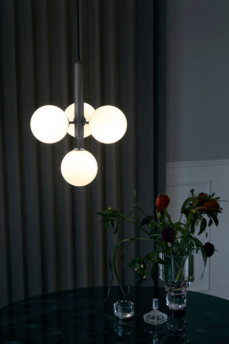 Scandiluxe Pendant Lamp.