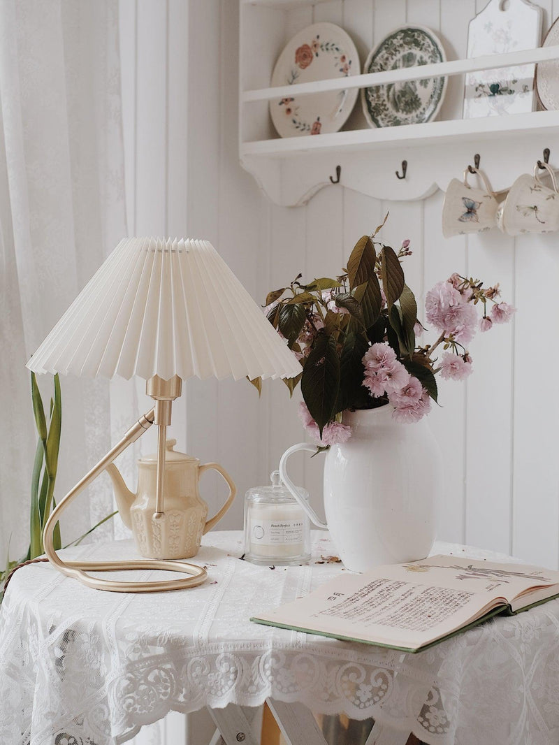 Levitate Pleated Table Lamp-DWHOME
