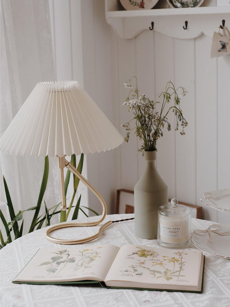 Levitate Pleated Table Lamp-DWHOME