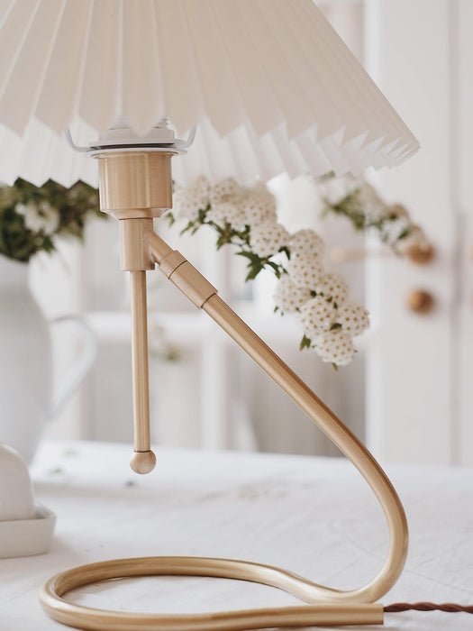 Levitate Pleated Table Lamp-DWHOME