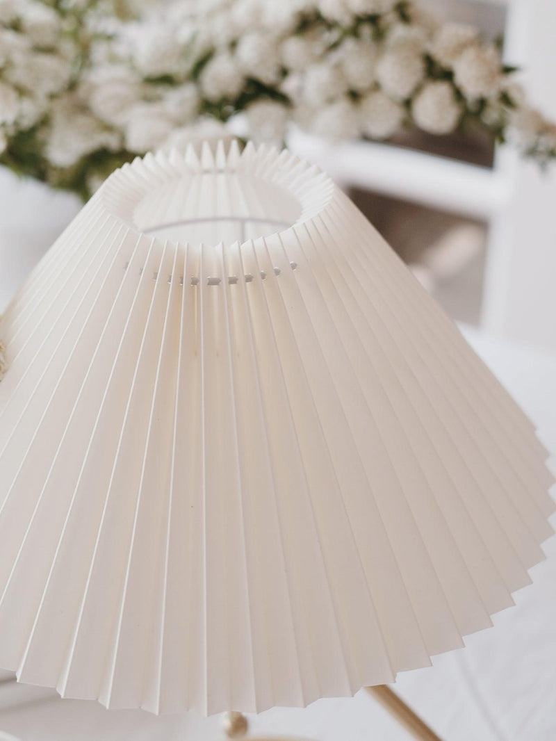 Levitate Pleated Table Lamp-DWHOME