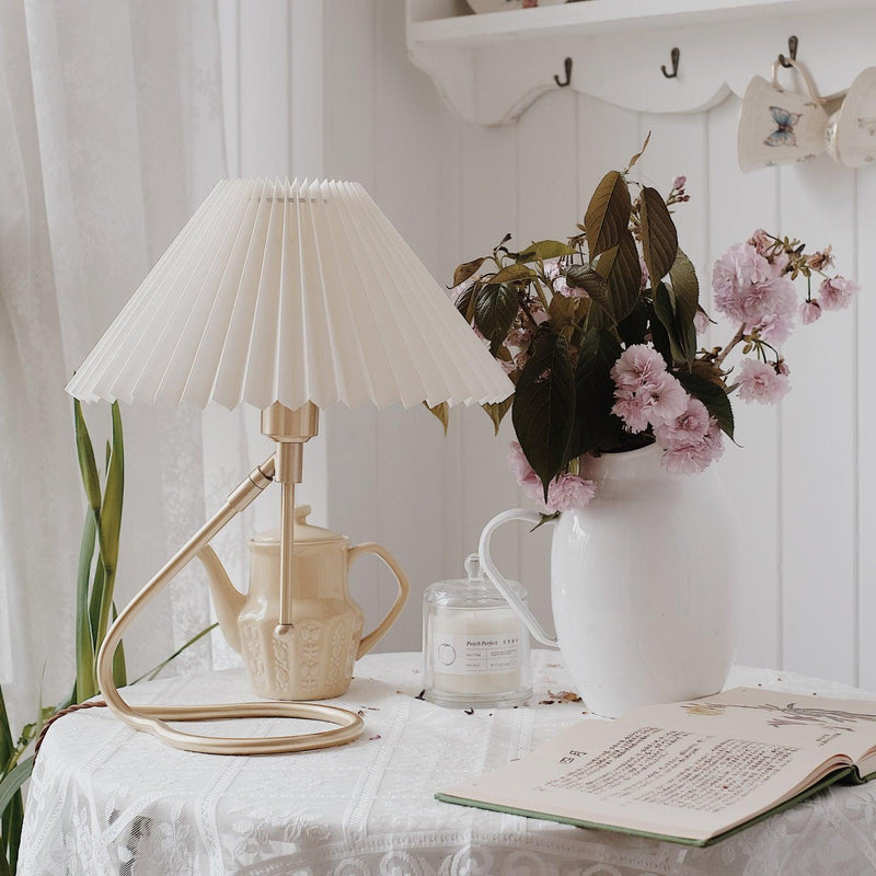 Levitate Pleated Table Lamp-DWHOME