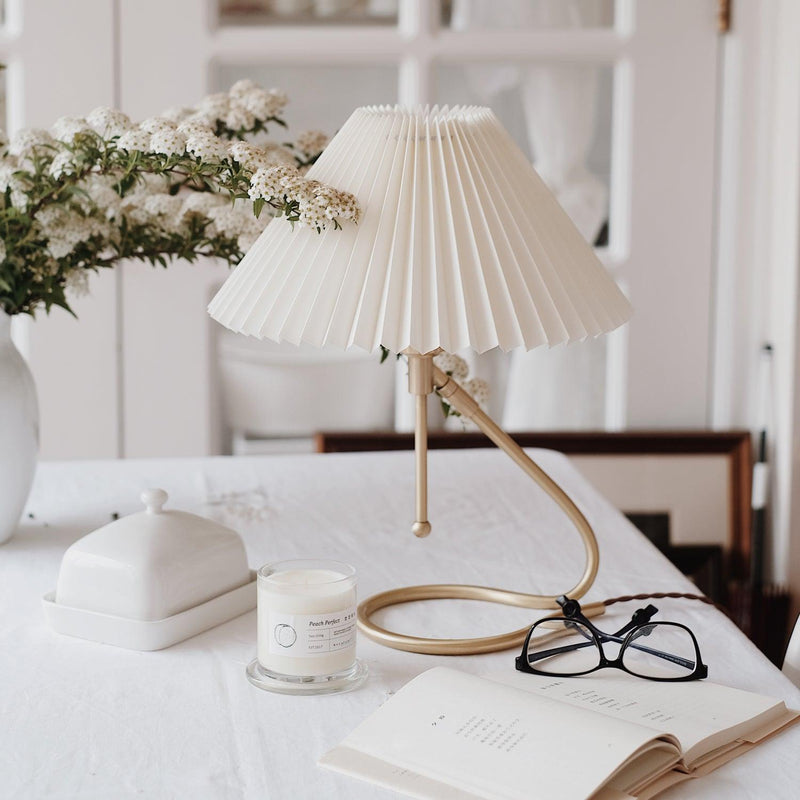Levitate Pleated Table Lamp-DWHOME