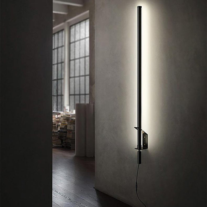 Sasaki Minimalist Line LED Wall Light With Wall Plug.