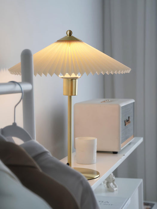 Perla Pleated Table Lamp-DWHOME