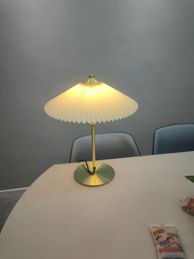 Perla Pleated Table Lamp-DWHOME