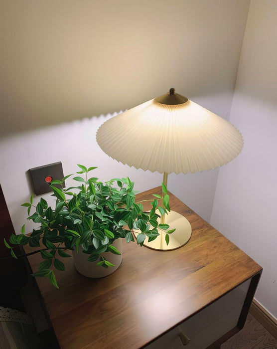 Perla Pleated Table Lamp-DWHOME