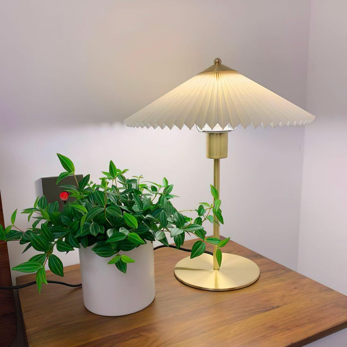 Perla Pleated Table Lamp-DWHOME