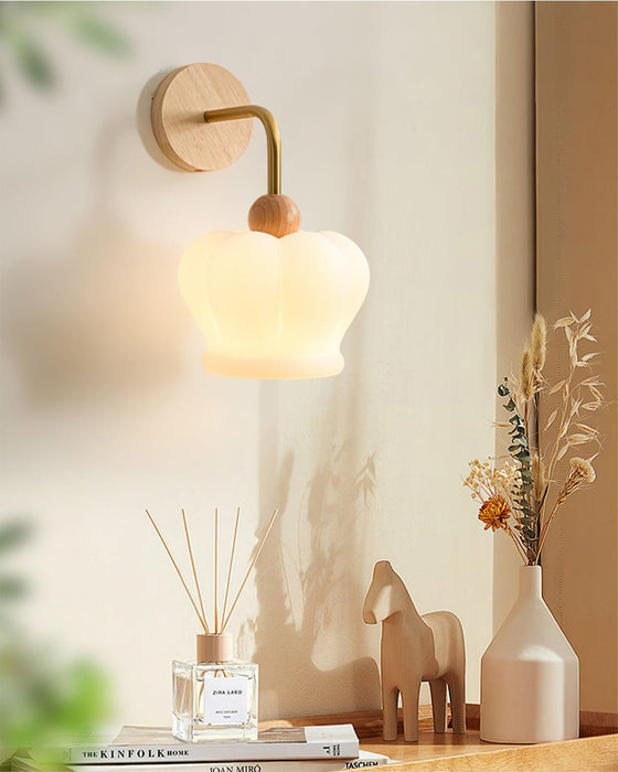 Crown Wall Lamp.