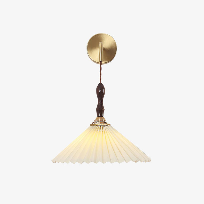 Pleated Wooden Wall Lamp - Vakkerlight