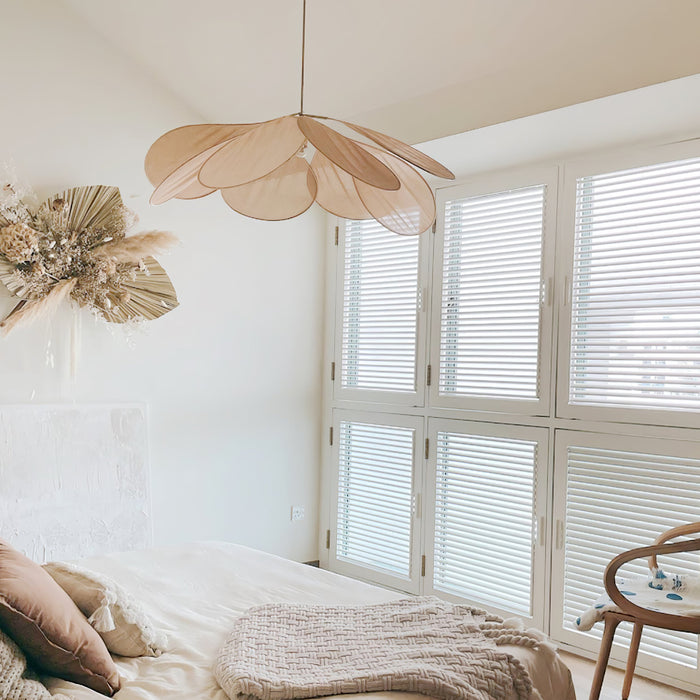 Precieuse Petals Pendant Lamp