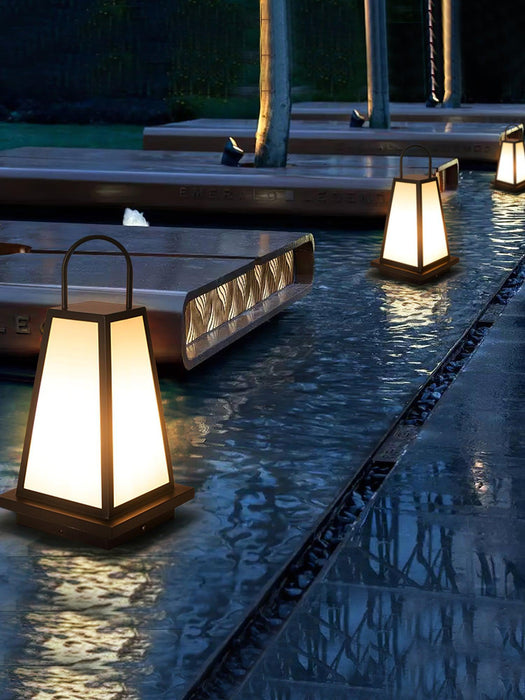 Roam Lantern Solar Outdoor Lamp-DWHOME