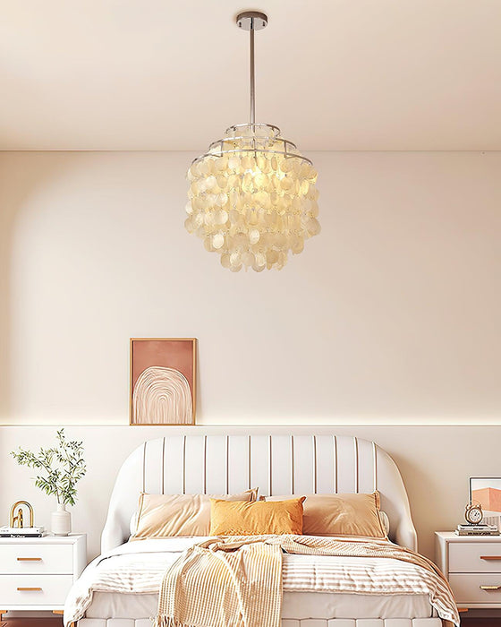 Round Shell Chandelier B.