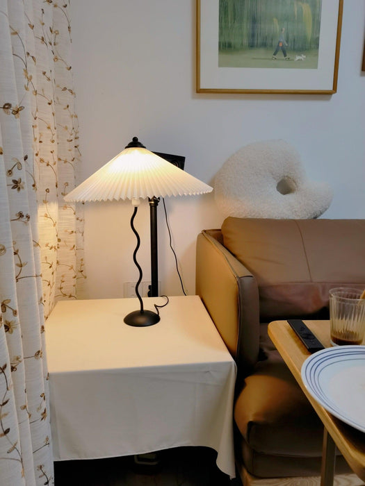 Squiggle Table Lamp - DWHOME