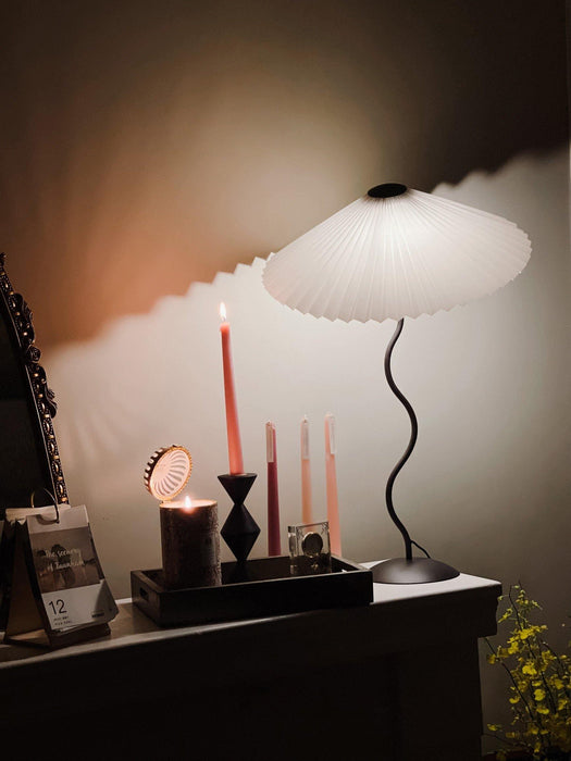 Squiggle Table Lamp - DWHOME