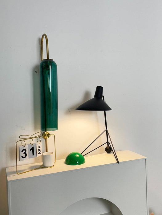 Svelte Noir Table Lamp-DWHOME