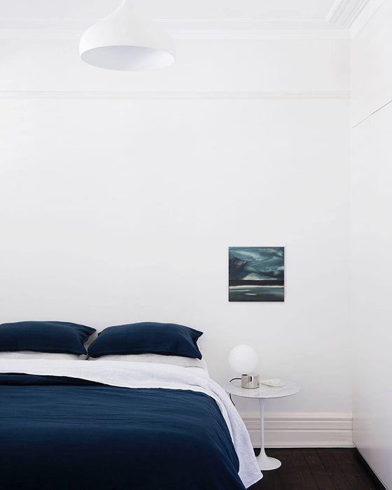 Tip of The Tongue Table Lamp-DWHOME