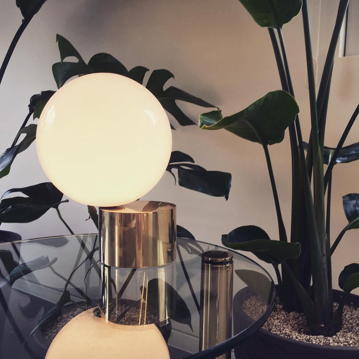 Tip of The Tongue Table Lamp-DWHOME