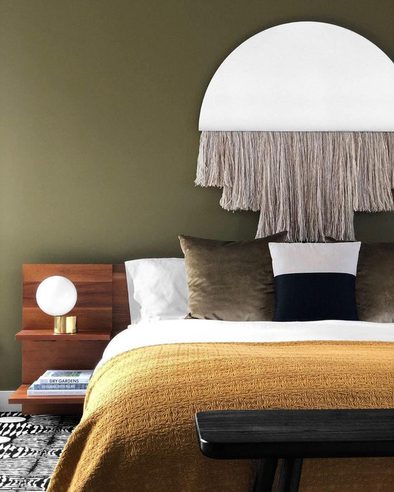 Tip of The Tongue Table Lamp-DWHOME