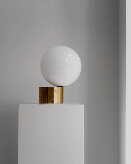 Tip of The Tongue Table Lamp-DWHOME
