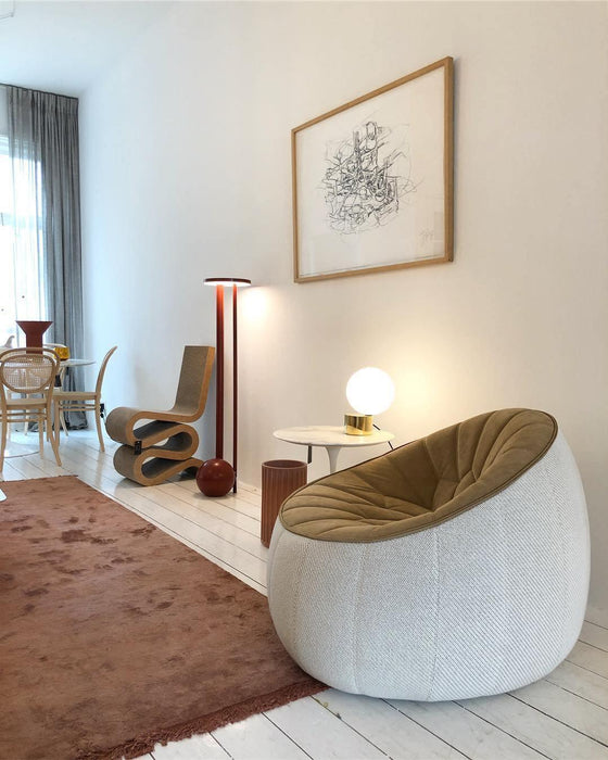 Tip of The Tongue Table Lamp-DWHOME