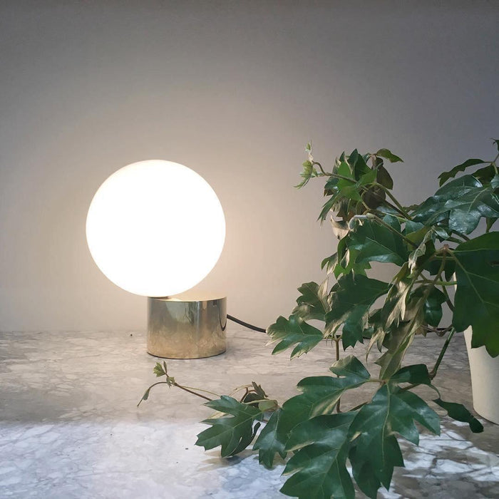 Tip of The Tongue Table Lamp-DWHOME