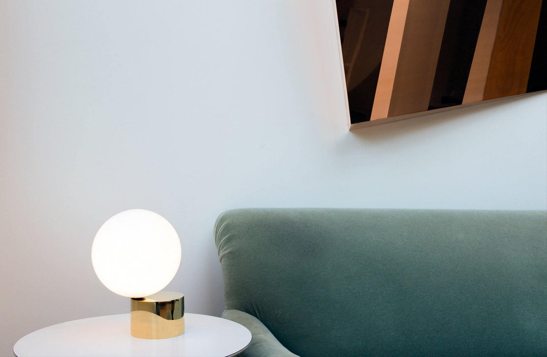 Tip of The Tongue Table Lamp-DWHOME