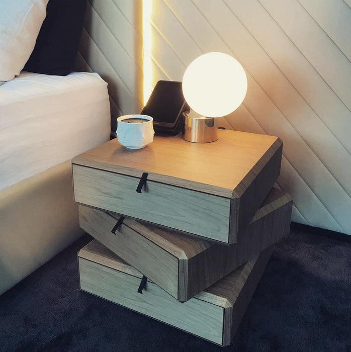 Tip of The Tongue Table Lamp-DWHOME