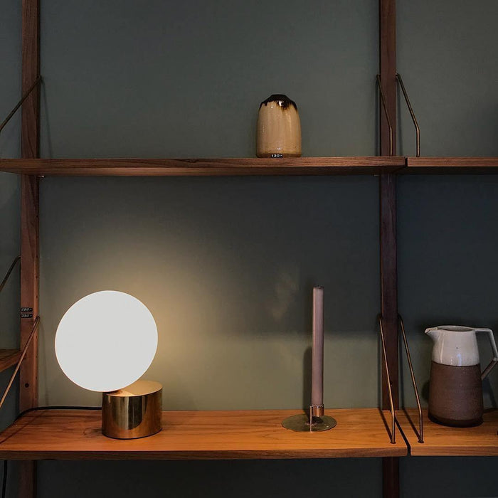 Tip of The Tongue Table Lamp-DWHOME