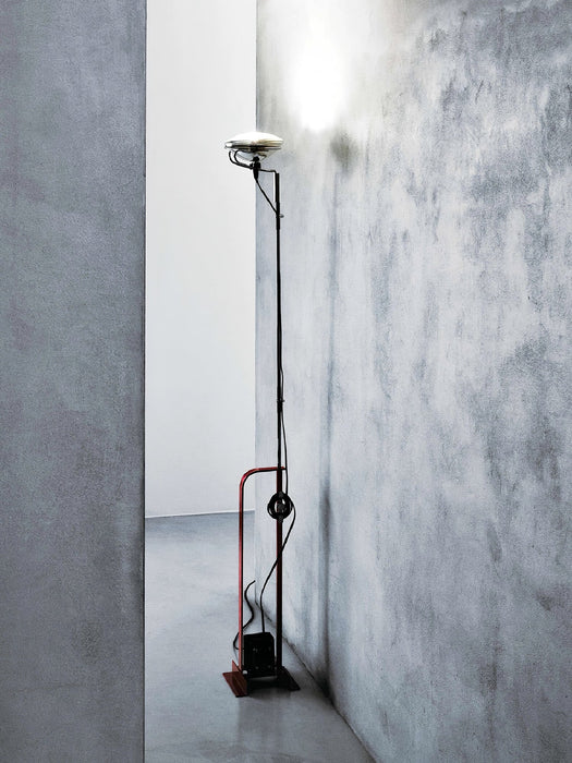 Toio Floor Lamp - Vakkerlight