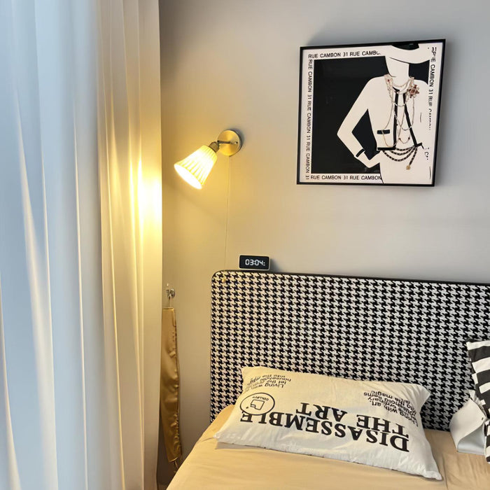 Trumpet Ceramic Wall Light-DWHOME