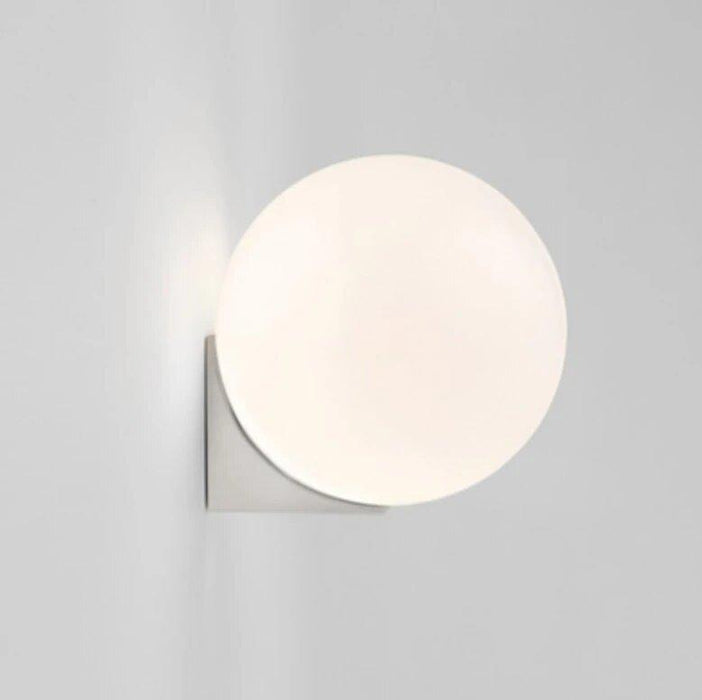 Verner Classic Globe Frosted Glass Wall Lamp.