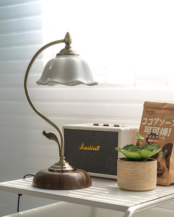 Vintage Laiton Table Lamp-DWHOME